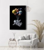 uzay ve dünya kanvas tablo üzerinde gezegenleri uçan balon olarak kendisine bağlayan bir astronot uçarken halini yansıtan lavi tasarım tablosu