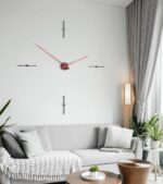 Siyah Kırmızı Salon Saati Modeli Pestivo Point 120 modern duvar saati üreticisi Lavi Tasarım da sizlerle